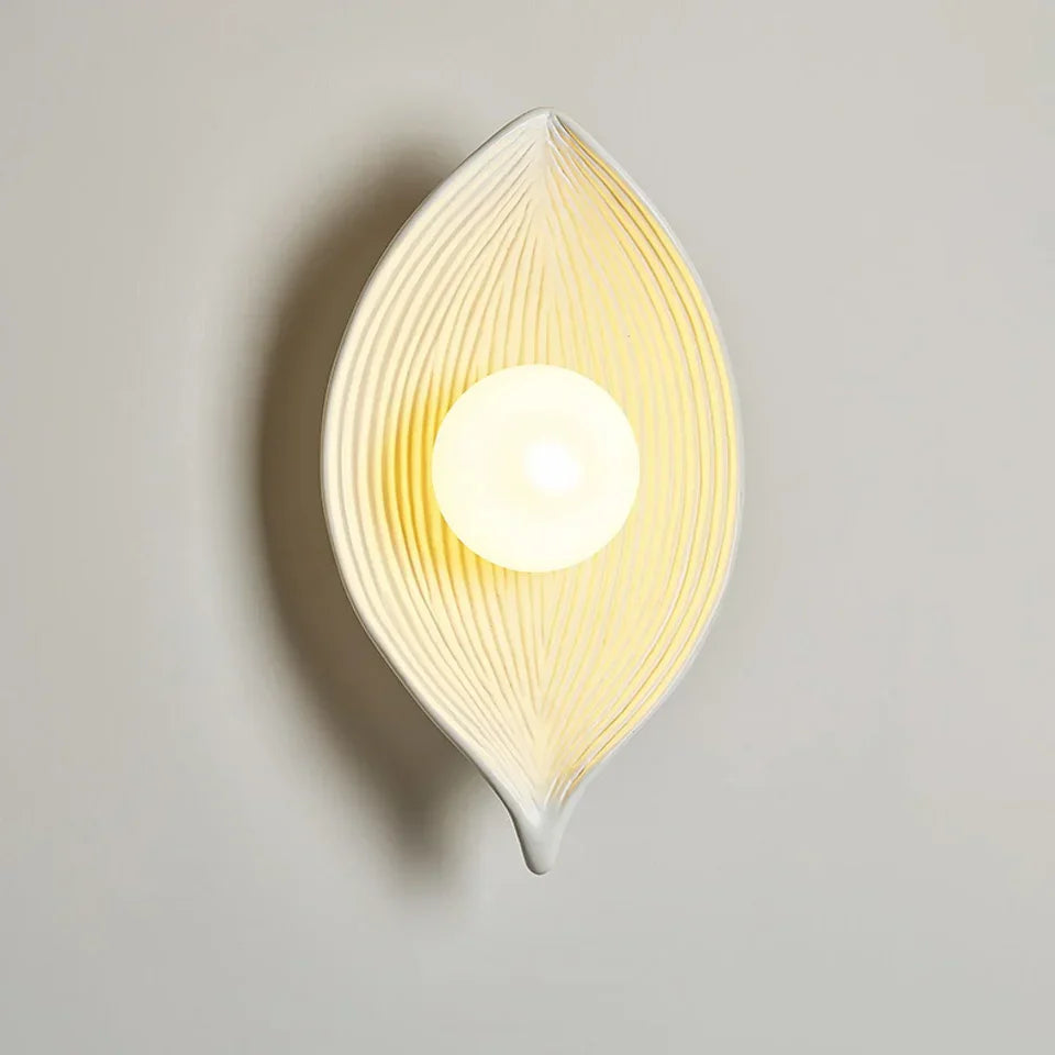 Zen Leaf Wall Lamp