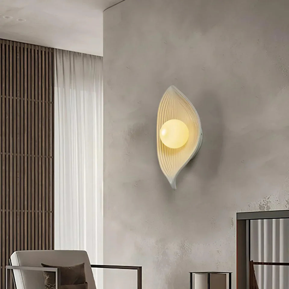 Zen Leaf Wall Lamp