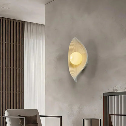 Zen Leaf Wall Lamp